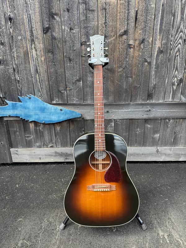 Gibson J-45 Standard