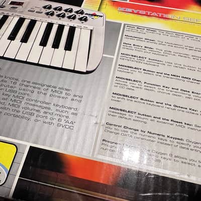 M-Audio Oxygen 8 25-Key MIDI Controller Keyboard 2002 - 2005 - Silver image 13