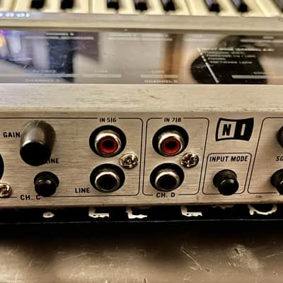Native Instruments Audio 8 DJ 2010 Silver/Black image 2