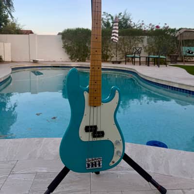 Fender American Professional II Precision Bass with Maple Fretboard 2020 - Present - Miami Blue image 7