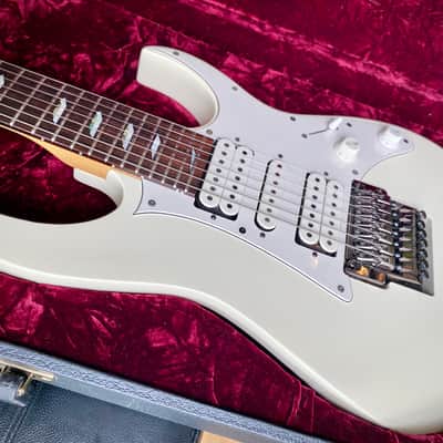 Ibanez UV7PWH Universe 1990 – First Year – Steve Vai – Collector Grade image 10