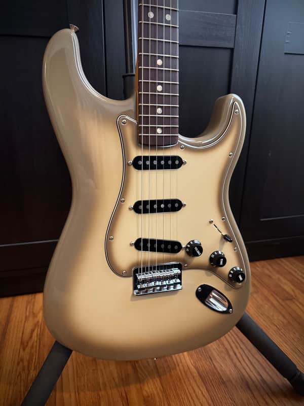Fender Vintera II Stratocaster, Antigua, 70th Anniversary, Hardtail, Pro Setup, Strat