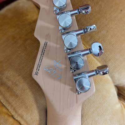 Reverend Buckshot with Rosewood Neck 2024 - Party Red image 9