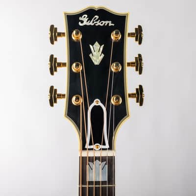 Gibson Acoustic Pre-War SJ-200 Rosewood, Vintage Sunburst | Demo image 7