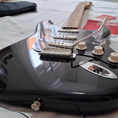 Fender Vintera II Limited Edition 50s Stratocaster Roasted Maple Fingerboard 2024 - Black image 3