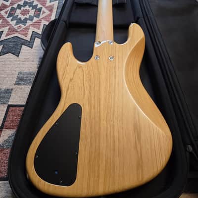 Xotic XJ-1T 5-String Active Jazz Bass – Excellent Condition – Natural Ash/Maple – Premium Hybrid Case. 9.6lbs image 6
