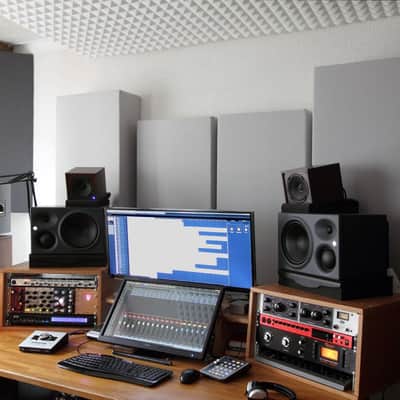 Neumann KH310A 8.25 3-Way Active Near-Field Studio Monitor, 300W - Left image 2