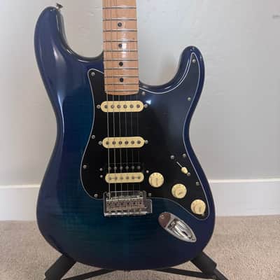 Fender Player Stratocaster HSS Plus Top with Maple Fretboard 2019 - 2021 - Blue Burst image 2
