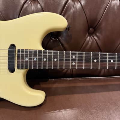Charvel Model 4 HSS with Rosewood Fretboard 1986 - 1989 - Pearl White image 4