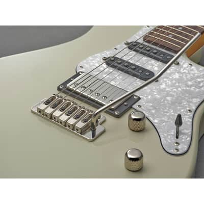 Yamaha Pacifica PAC612VIIX 6-String Right-Handed Electric Guitar with Alder Body, Rosewood Fingerboard, and 2 SingleCoil Pickups (Vintage White) image 4