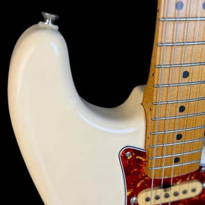 Fender Mexican Standard Stratocaster in Olympic White 1995/96 image 10