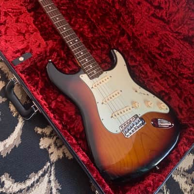 Fender American Original '60s Stratocaster with Rosewood Fretboard 2018 - 3-Color Sunburst image 2