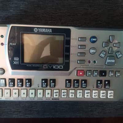 Yamaha QY100 Sequencer