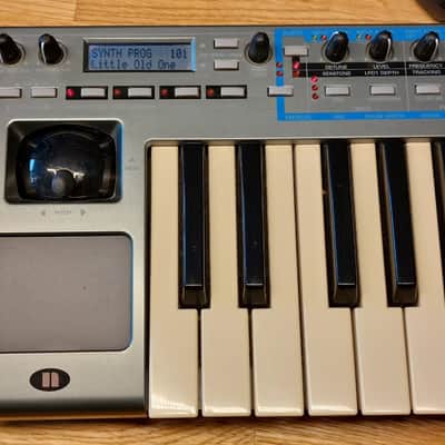 Novation XioSynth 25 10-Voice Synthesizer 2007 - Silver image 16