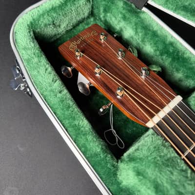 Martin D-28 Standard w/Hardshell Case - Satin Natural image 5