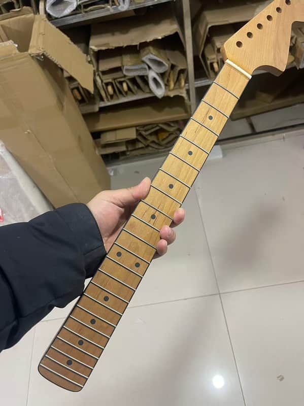 Large headstock 24 inch 22 frets Roasted Maple guitar neck 24inch hole 10mm Satin for JAGUAR body black binding image 1