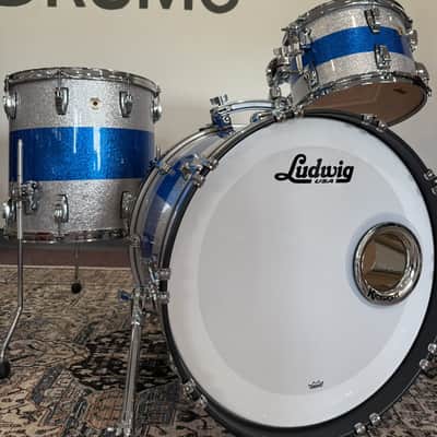 Ludwig Classic Maple Fab Outfit 3-Piece Shell Pack Silver-Blue-Silver Triband image 2