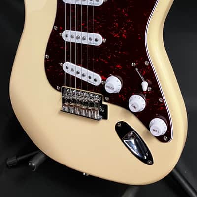 Harley Benton ST-62 Strat-Style Electric Guitar Vintage White Finish image 4
