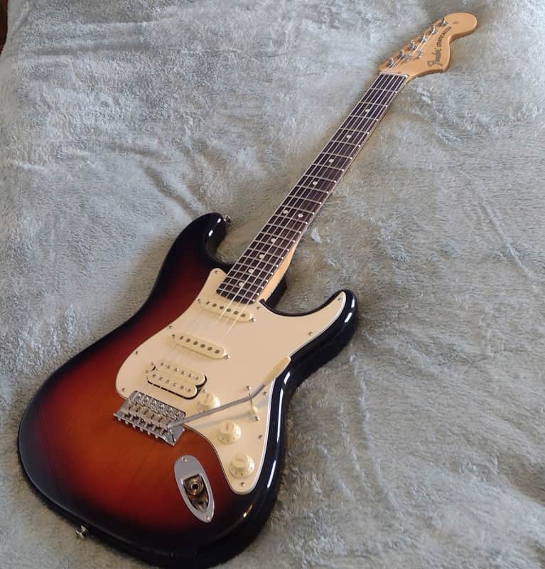 Fender American Performer Strat USA-Stunning condition. Make an offer.