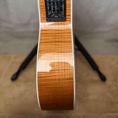 Taylor 614ce with Fishman Electronics 1998 - 2002 - Natural image 4