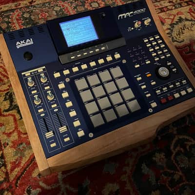 Akai MPC4000 Music Production Center 2002 - 2007 - Blue