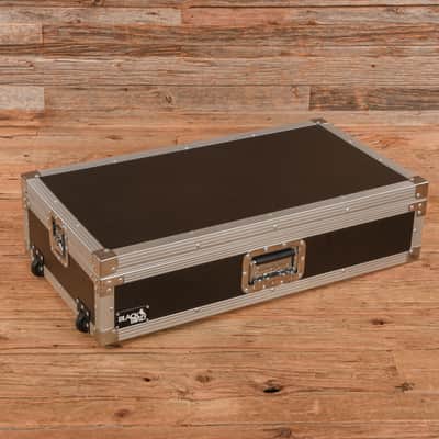 Blackbird Pedalboard w/Tour Case image 3