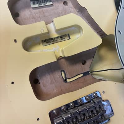 Fender Yngwie Malmsteen Artist Series Signature Stratocaster with Maple Fretboard 2006 - Vintage White image 16