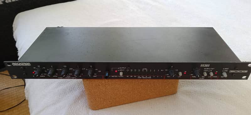 Rocktron 300G late 90s - black & red image 1
