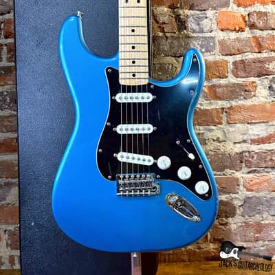 Fender Standard MIM Stratocaster Electric Guitar w/ HSC (2010s - Lake Placid Blue)