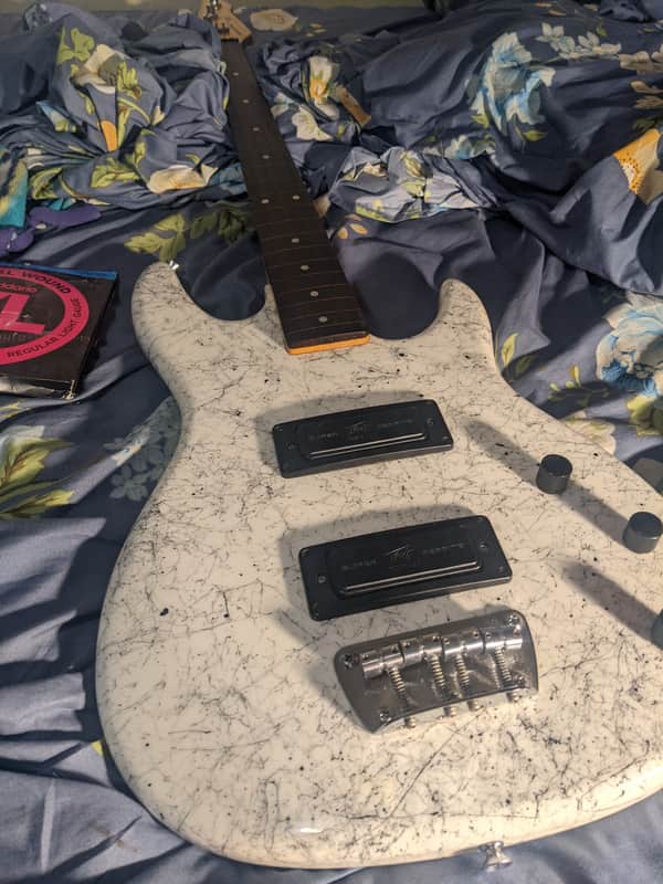 Peavey Foundation Fretless 1983 Marble image 1