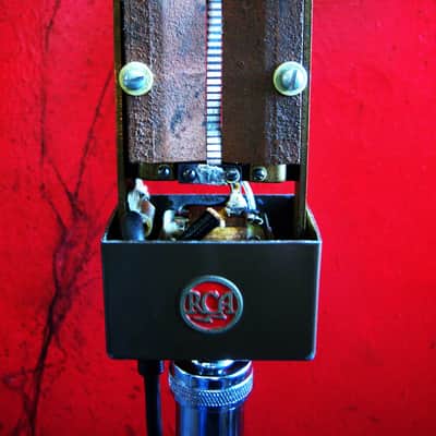 Vintage 1940's RCA 74-B Junior Velocity Ribbon Microphone w period Atlas DS-7 desk stand prop repair display image 7