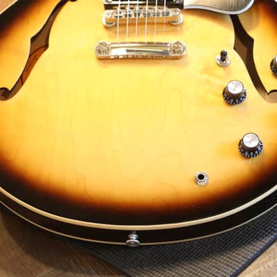 2022 Gibson ES-335 Dot Semi-Hollow Electric Guitar Sunburst Gloss + OHSC image 5