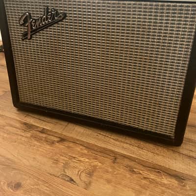 1970s Fender Bronco Rare  6 watt 1x8 speaker Silverface tube amplifier image 4
