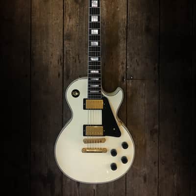 2010 Gibson Custom Shop Paul Custom in Aged White & original hard shell case Les image 2