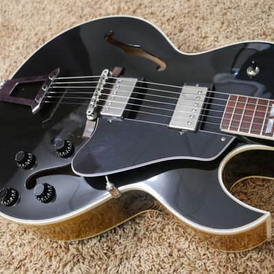 Video! 2001 "Just Shoot Me" Gibson ES-175 Black Top Sunburst Back/Sides | Burnt on TV image 8