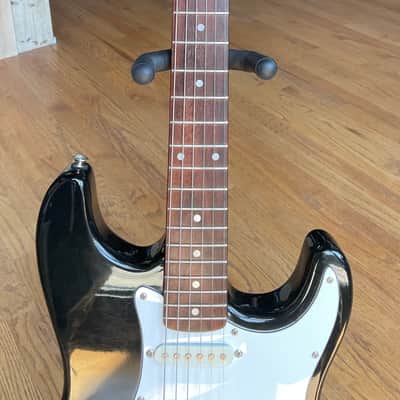 Fender MIK Squier Series Stratocaster electric guitar with Rosewood Fretboard, black image 2