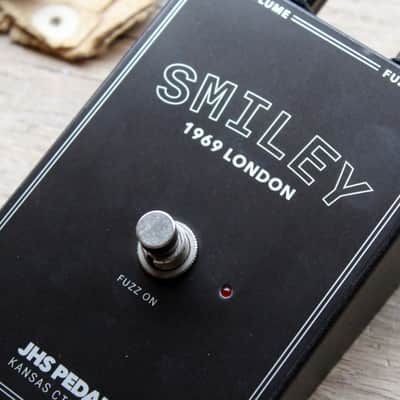JHS "Smiley" image 3