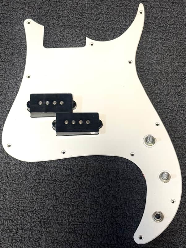 LOADED Pickguard 1990s Peavey Fury White EXCELENT Condition image 1