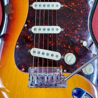 Fender Custom Shop American Classic Stratocaster 1996 - 3-Color Sunburst Birdseye Maple Neck image 8