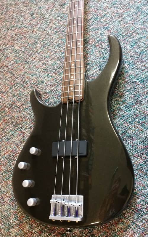 Peavey Fury II Bass Left-handed 2000-2004 Metallic Olive image 1