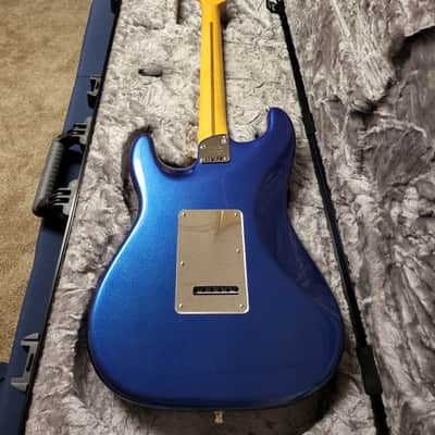 Fender American Ultra Stratocaster with Maple Fretboard 2019 - Present - Texas Tea image 4
