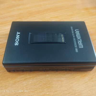 Sony WM 607 1989 - Sony Walkman Cassette player WM 607 black working image 3