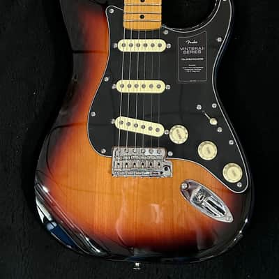 Fender Vintera II '70s Stratocaster with Maple Fretboard 3-Color Sunburst #MX23039418 7lbs 2.9oz image 4