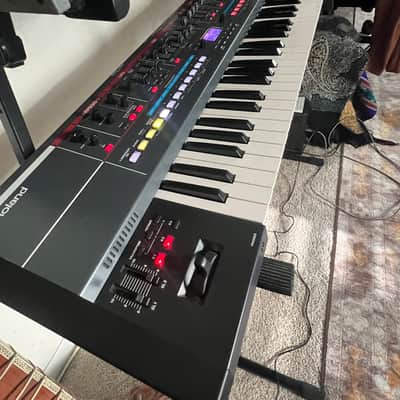 Roland Juno-X 61-Key Programmable Polyphonic Synthesizer 2022 - Present - Black