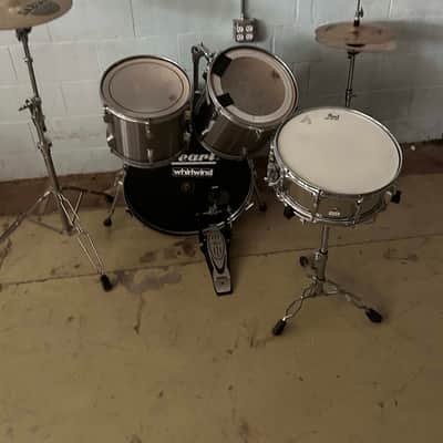 Pearl Drum Set 4 piece - metallic image 3