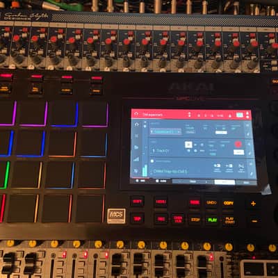 Akai MPC Live Standalone Sampler / Sequencer 2017 - 2020 - Black image 1