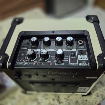 Roland Micro Cube GX 2-Channel 3-Watt 1x5" Guitar Combo 2014 - Present - White image 4