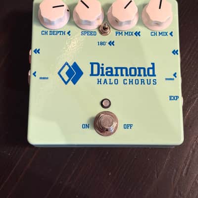 Diamond Halo Chorus 2000s - Seafoam Green image 1