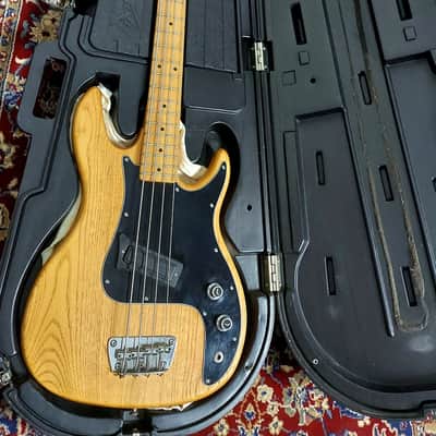 Peavey Fury 80s 4 Strings Bass With Hard Case !! $600 Or Best Offer ! image 3