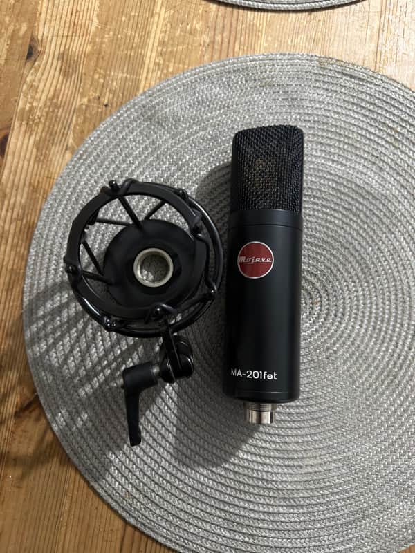 Up for sale is a beautiful pair of Mojave Audio MA-201fet large-diaphragm condenser microphones. image 1